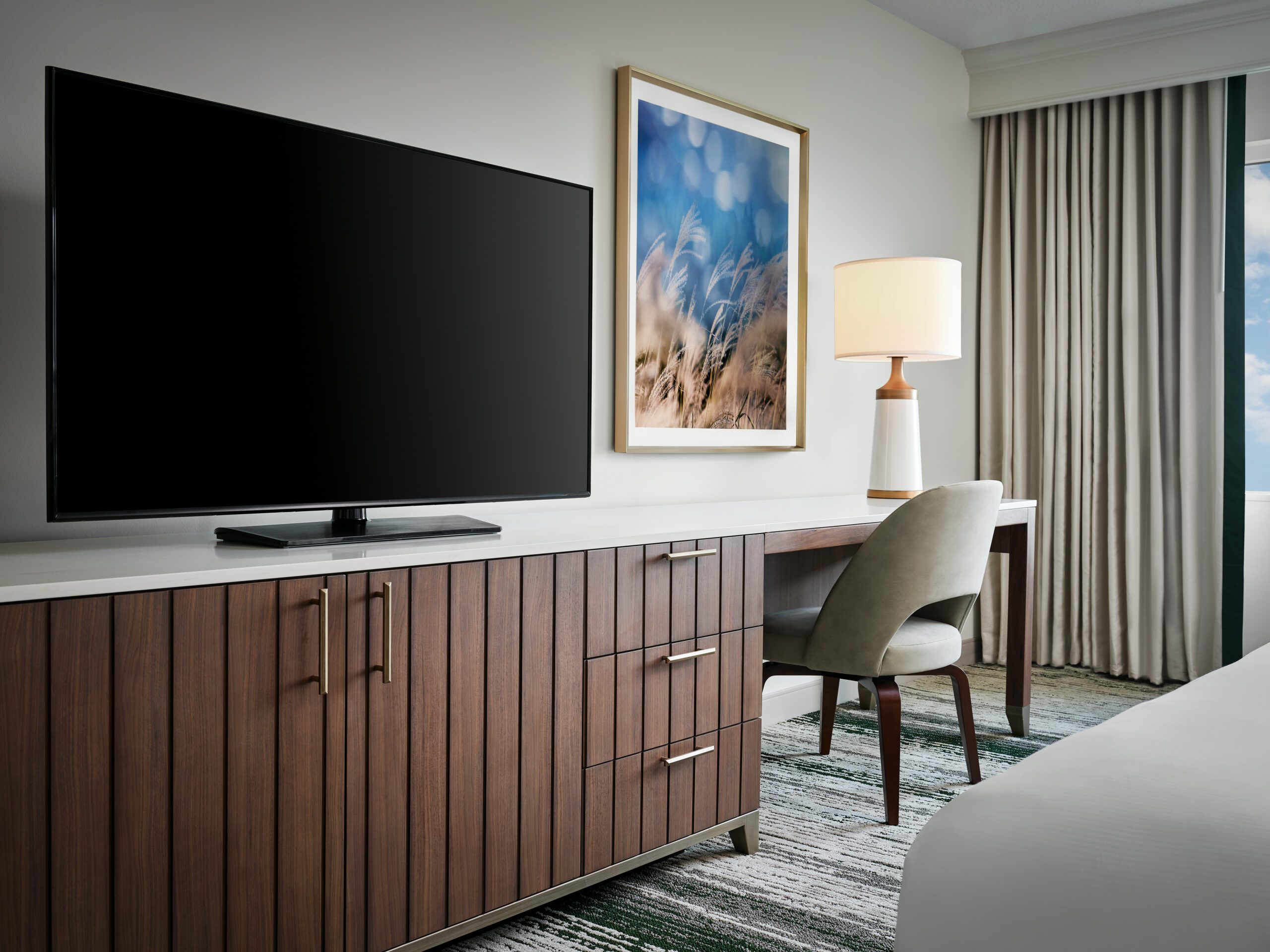 Hilton Orlando Bonnet Creek Resort is at Disney's Doorstep Hawaii Calling Hilton Orlando Bonnet Creek Standard Room Desk