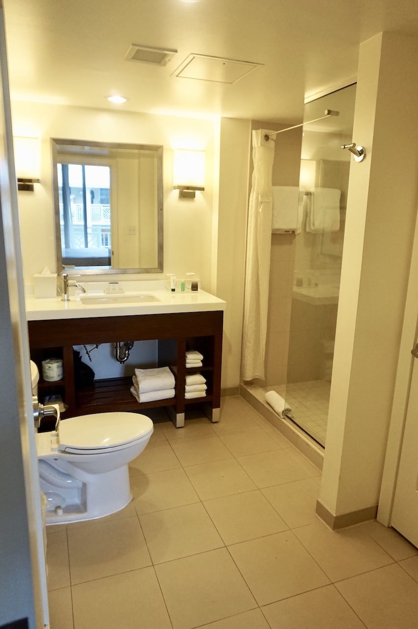 The Reach: Hilton's Key West Design Hotel Hawaii Calling Large suite bathroom