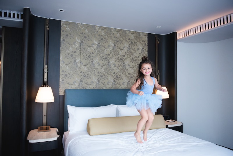 Waldorf-Astoria Bangkok - Superior Luxury Hotel Hawaii Calling Lucy misbehaving