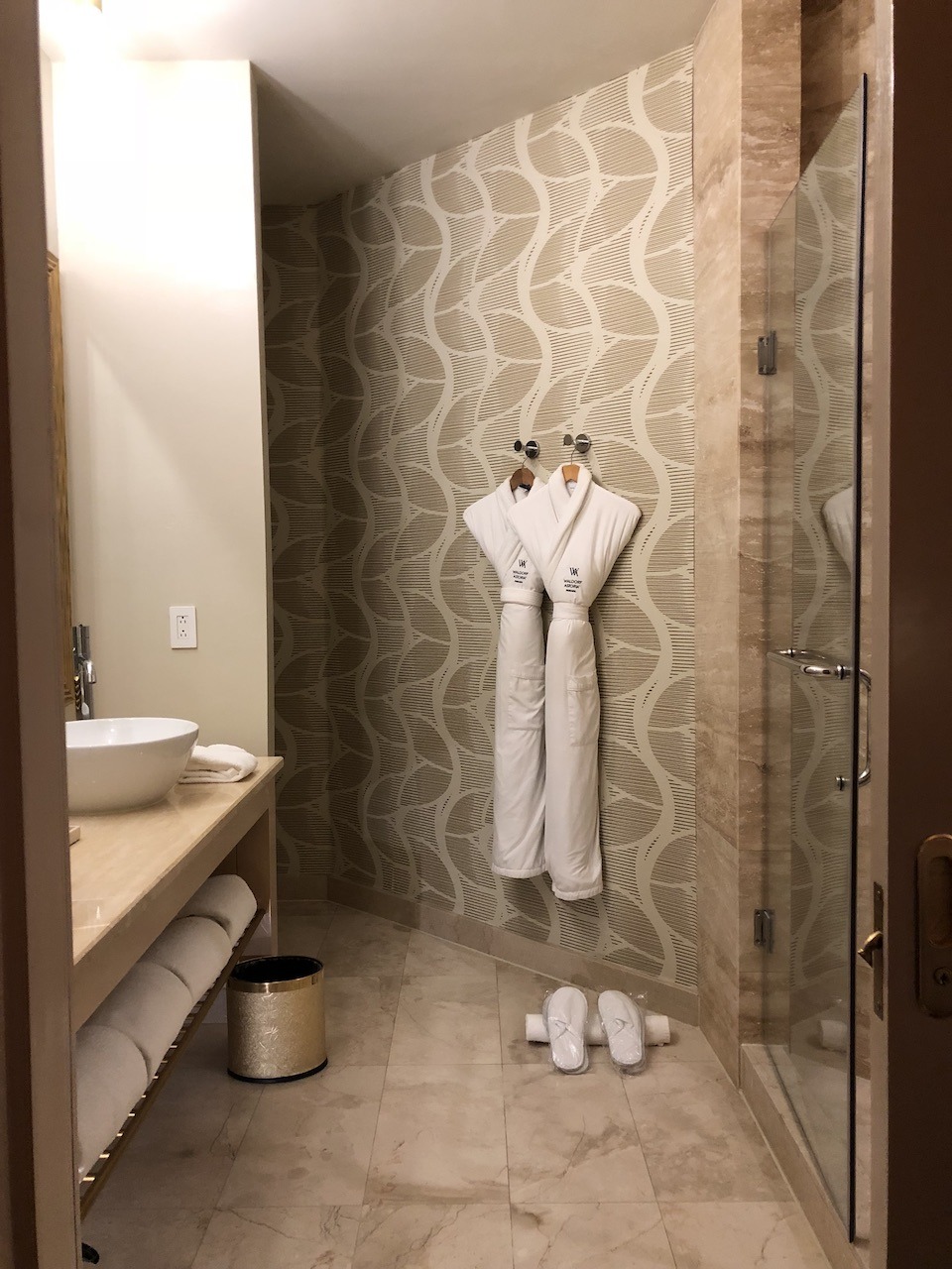 Waldorf-Astoria Panama: Luxury at the Heart of the Americas Hawaii Calling Waldorf-Astoria Panama bathroom