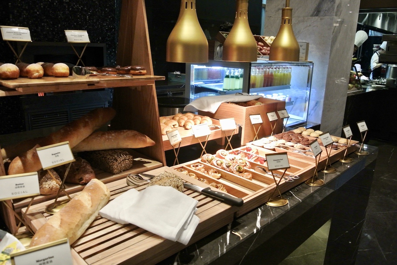 St. Regis Shanghai Jingan Offers Classic Luxury Hawaii Calling Baked goods