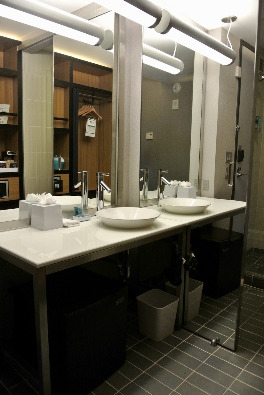 Aloft Houston (Galleria) - Stylish Perks and Value Hawaii Calling Bathroom vanity