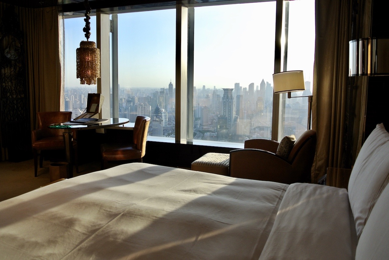 Ritz-Carlton Shanghai Pudong, On Top of the World Hawaii Calling Bedroom view over Shanghai