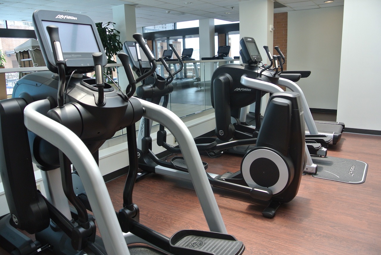 JW Marriott Houston (Galleria) - Sophisticated Business Hotel Hawaii Calling JW Marriott Houston gym equipment