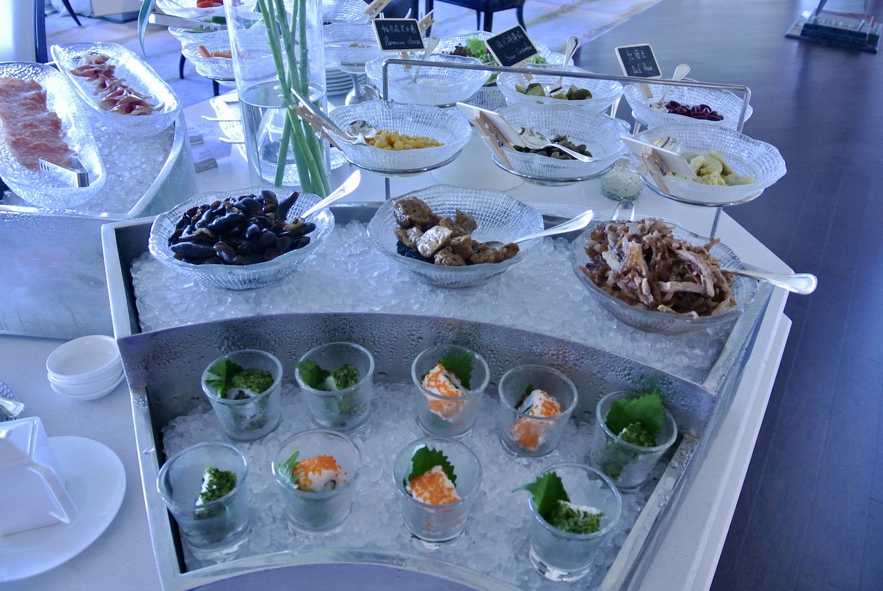 Ritz-Carlton Shanghai Pudong, On Top of the World Hawaii Calling Japanese breakfast options