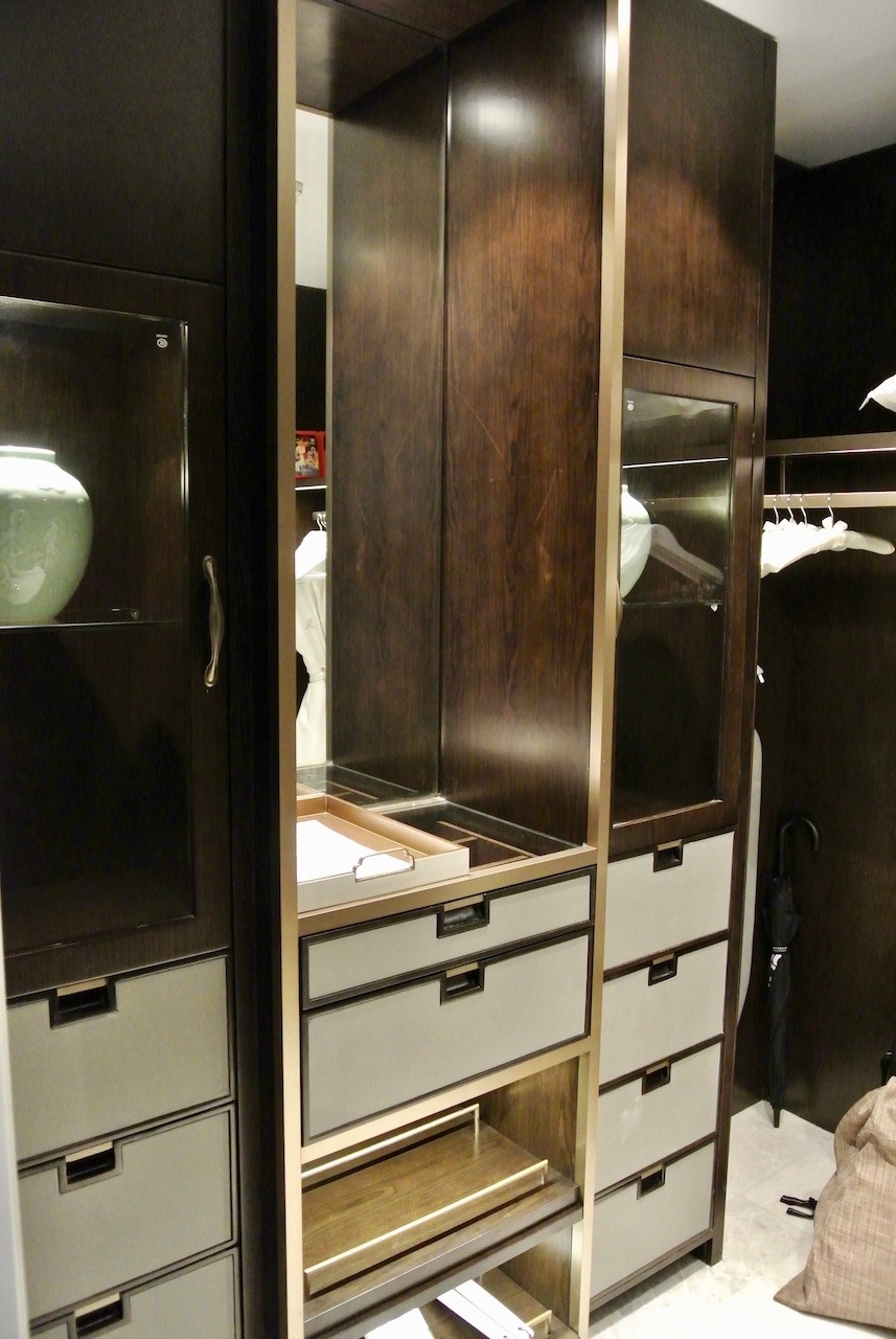 St. Regis Shanghai Jingan Offers Classic Luxury Hawaii Calling Large walk-in closet