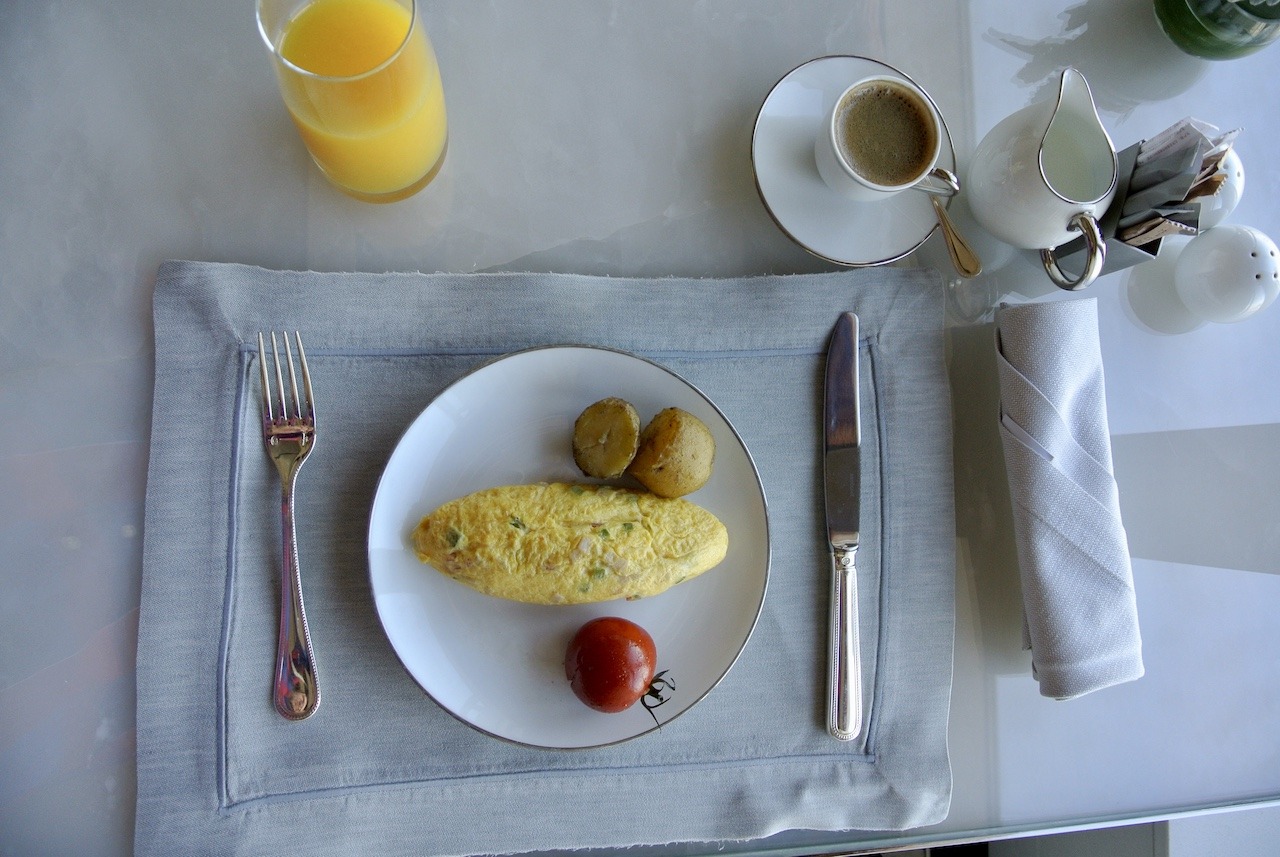 Ritz-Carlton Shanghai Pudong, On Top of the World Hawaii Calling Made-to-order omelet