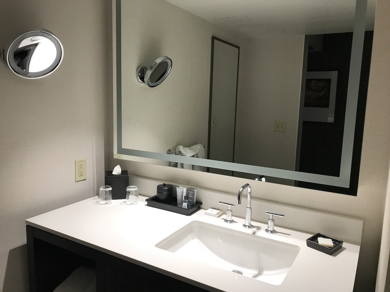 JW Marriott Houston (Galleria) - Sophisticated Business Hotel Hawaii Calling Vanity