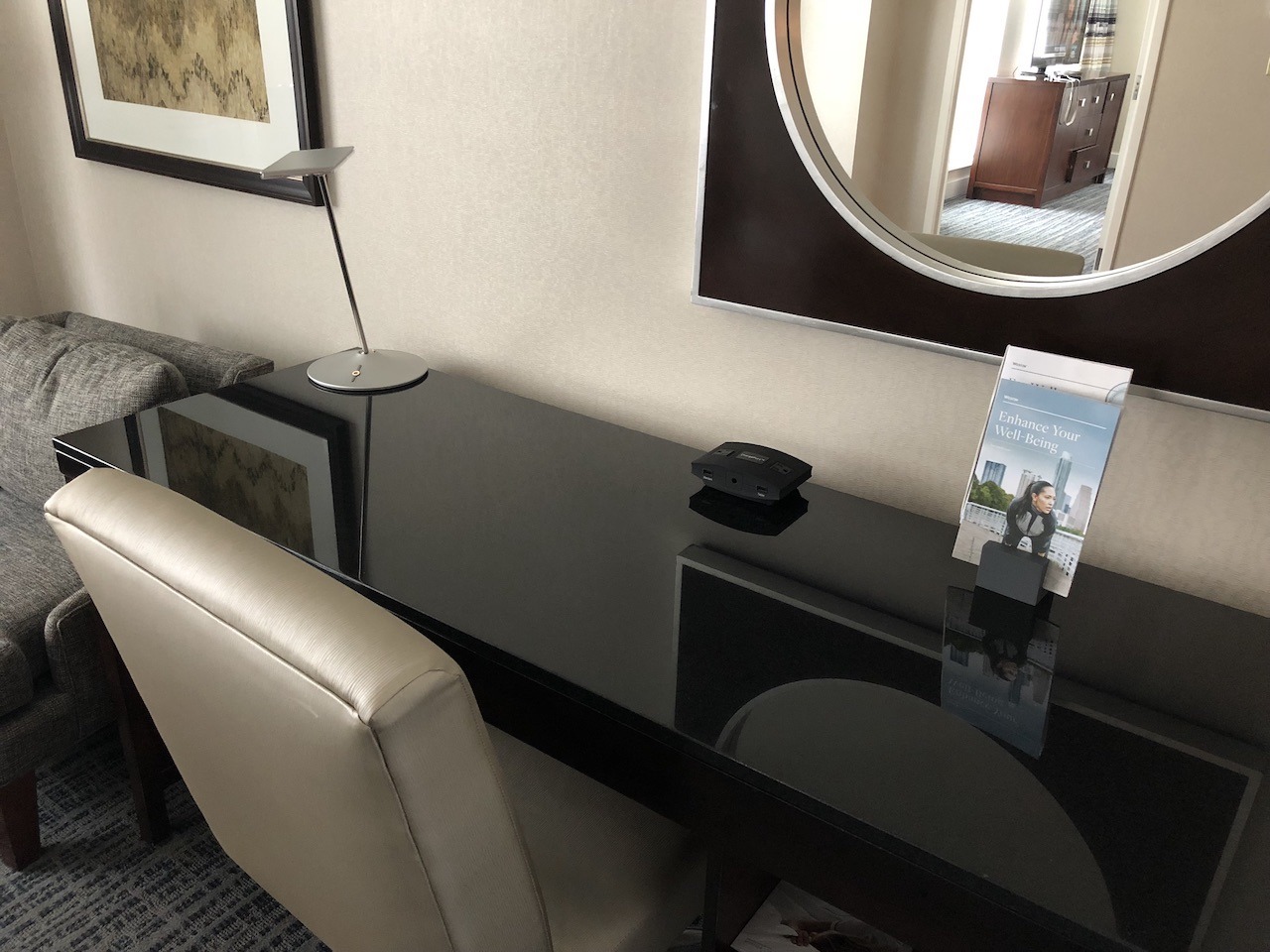 Westin Alexandria Old Town - Superb Suite Hawaii Calling Desk