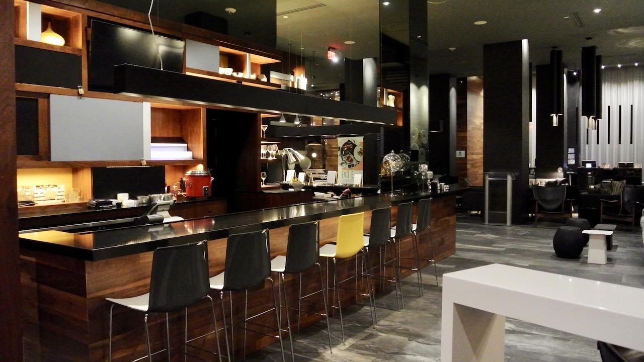 Le Meridien Charlotte - Refinement Uptown Hawaii Calling Restaurant and lobby bar
