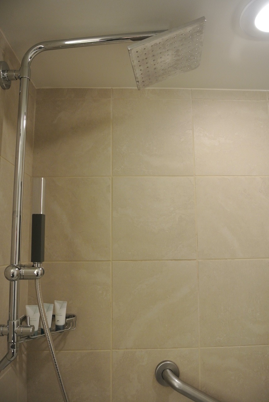 Westin Alexandria Old Town - Superb Suite Hawaii Calling Suite shower