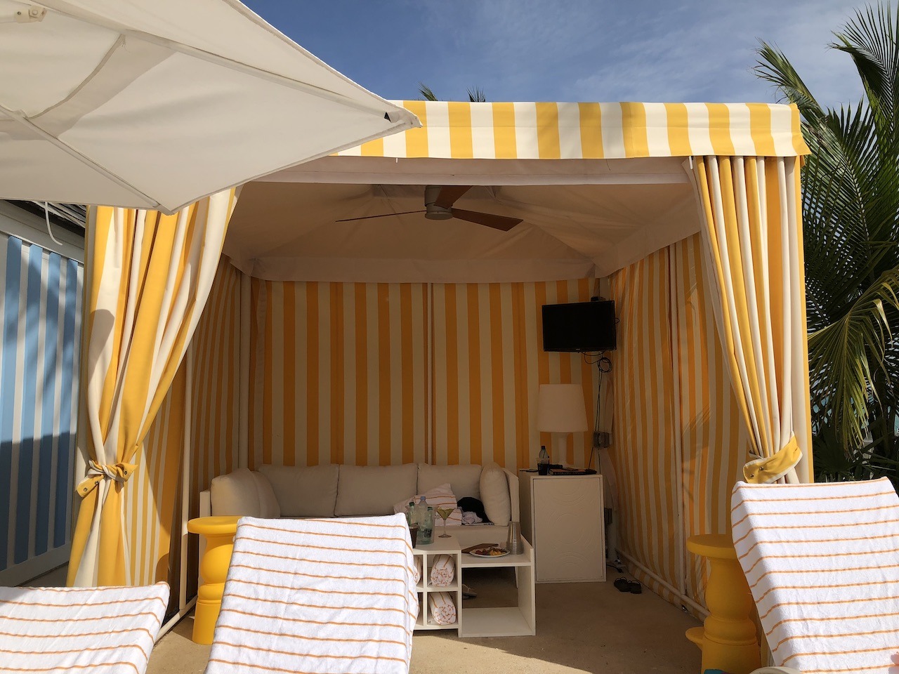 Grand Hyatt Baha Mar, Bahamas Hawaii Calling Grand Hyatt Baha Mar poolside cabana