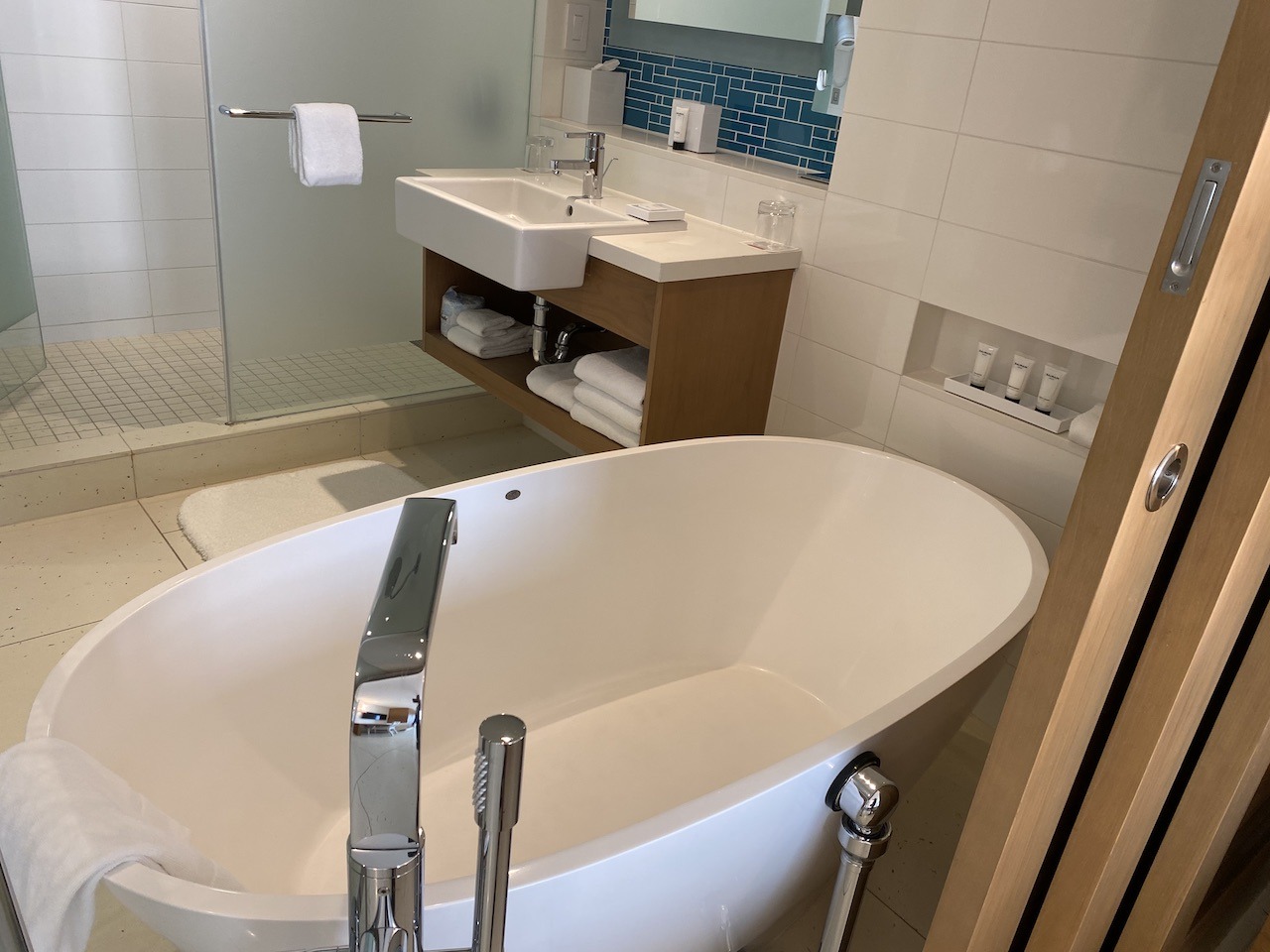 Grand Hyatt Baha Mar, Bahamas Hawaii Calling Grand Hyatt Baha Mar suite master bathroom soaking tub