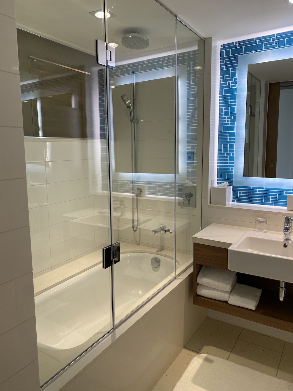 Grand Hyatt Baha Mar, Bahamas Hawaii Calling Grand Hyatt Baha Mar suite second bathroom tub