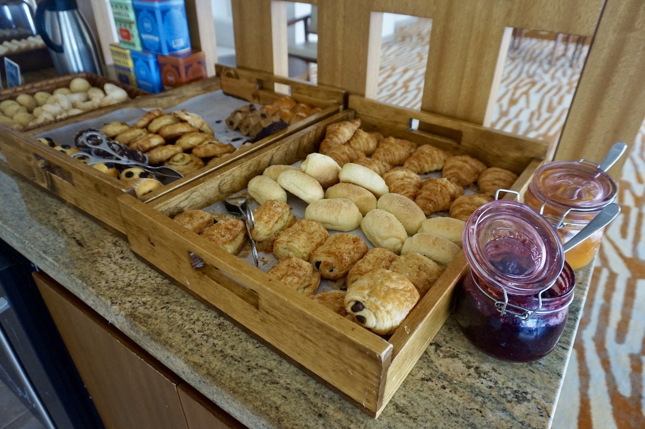 Hyatt Regency Cartagena - Colombian Sophistication Hawaii Calling Hyatt Regency Cartagena lounge breads