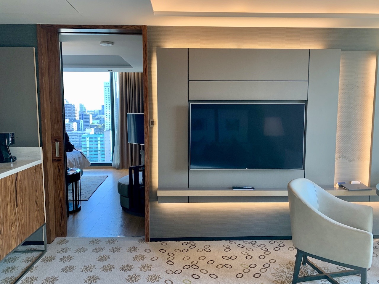 Hyatt Regency Bangkok Sukhumvit - The City's Newest Can't-Miss Hotel Hawaii Calling Hyatt Regency Sukhumvit suite living room and TV