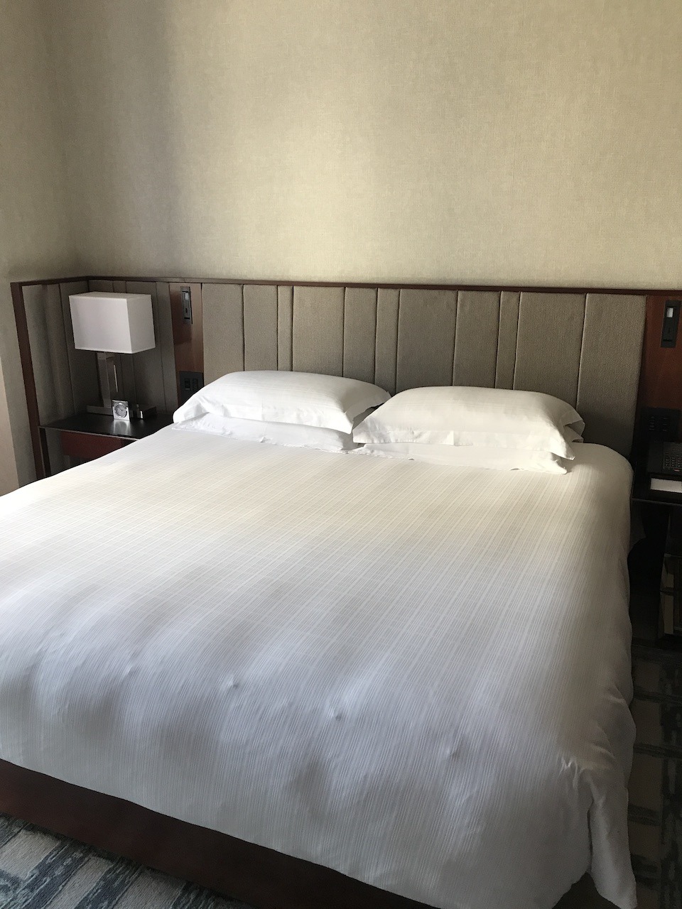 Park Hyatt New York - Elegant, Tasteful, Expansive Hawaii Calling Park Hyatt New York suite bed