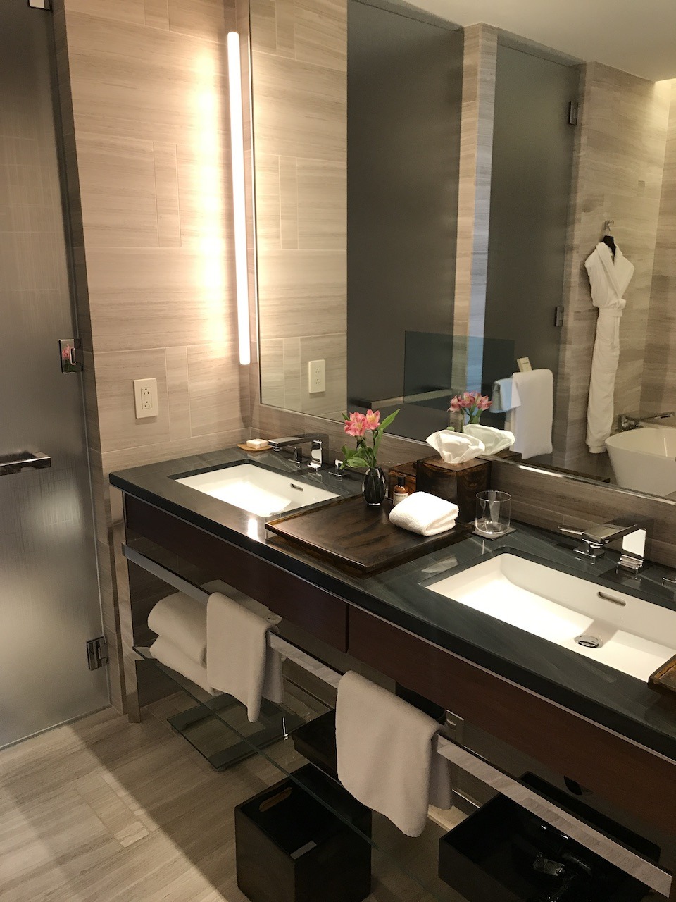 Park Hyatt New York - Elegant, Tasteful, Expansive Hawaii Calling Park Hyatt New York suite vanity