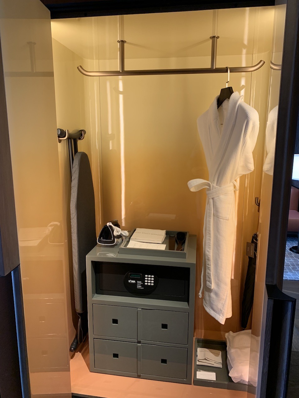 Park Hyatt Shenzhen China - Stunning Luxury Hawaii Calling Park Hyatt Shenzhen master closet