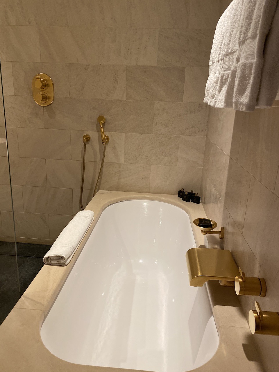 Park Hyatt Paris Vendome - Classic Parisian Luxury Hawaii Calling Park Hyatt Vendome bath
