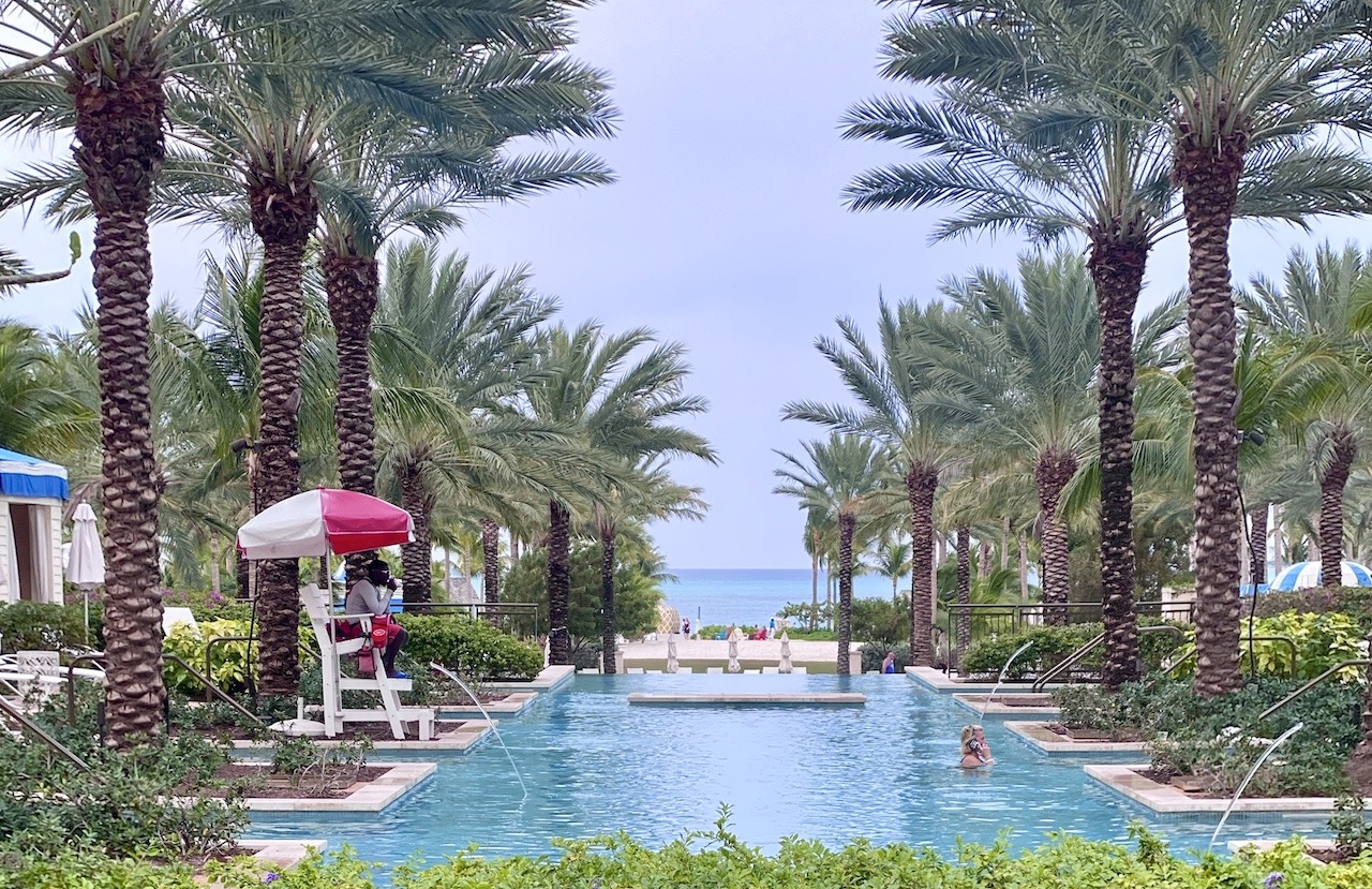 Grand Hyatt Baha Mar, Bahamas Hawaii Calling Pools and the sea