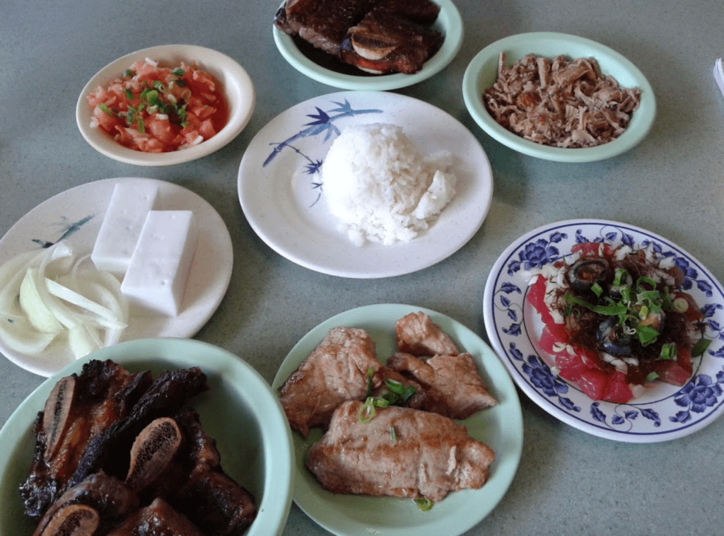 25 Best Restaurants in Hawaii for (2025) Hawaii Calling Helena's Hawaiian Food Restaurant Oahu, Hawaii