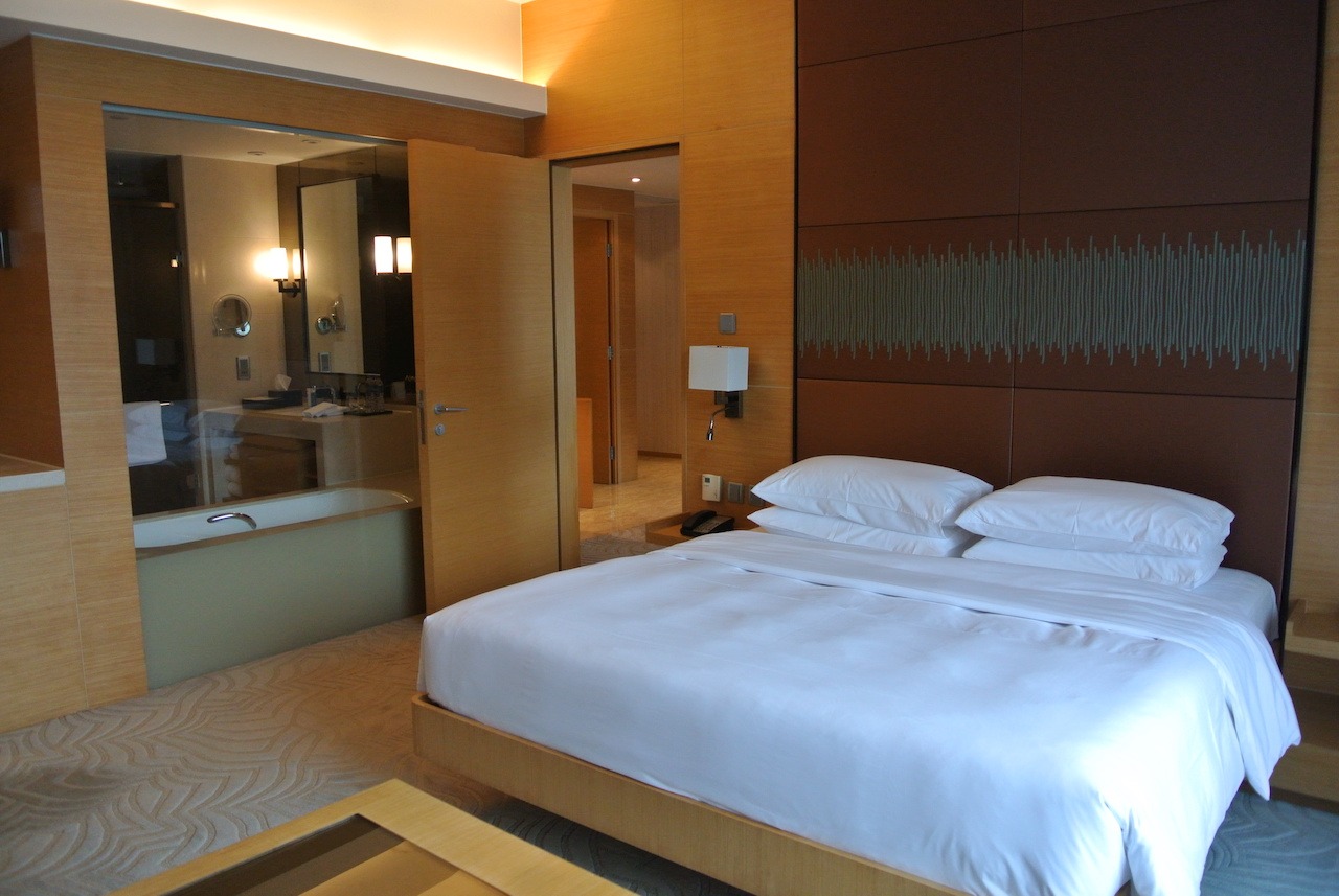 Hyatt Regency Hong Kong Sha Tin Hawaii Calling Suite bedroom
