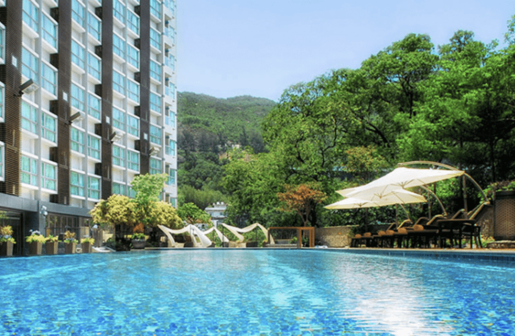Royal-View-Hotel-pool
