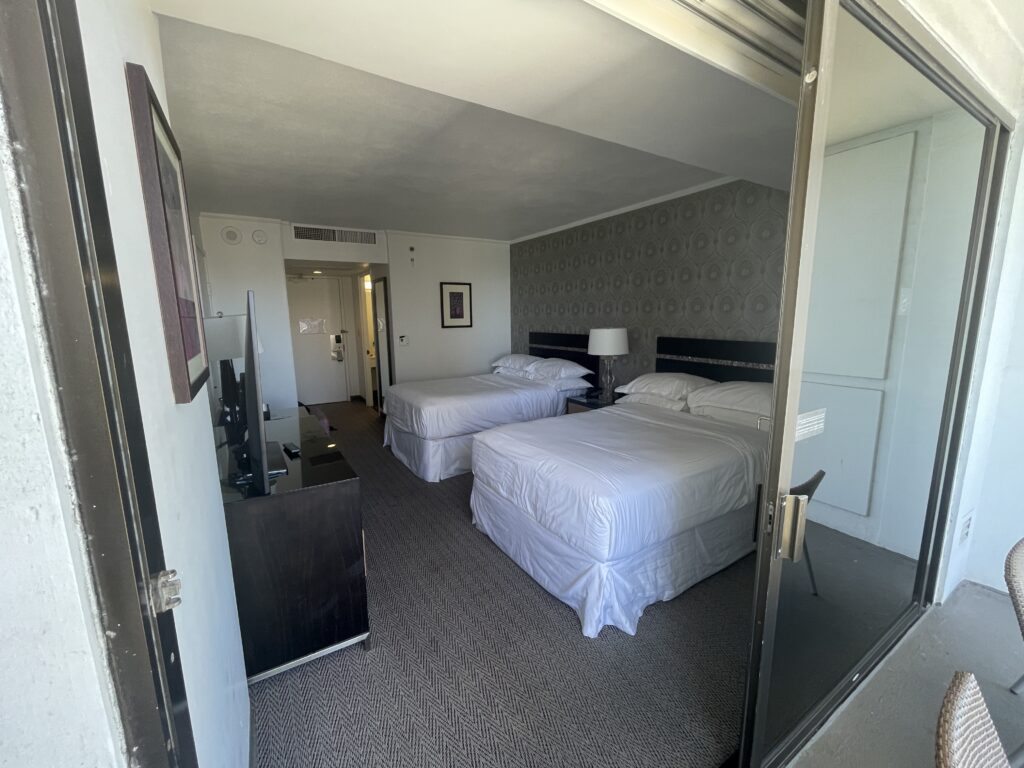 Sheraton Princess Kaiulani Hotel - Video & Review Hawaii Calling 2 queen beds in the ocean room view at the Sheraton Princess Kaiulani hotel