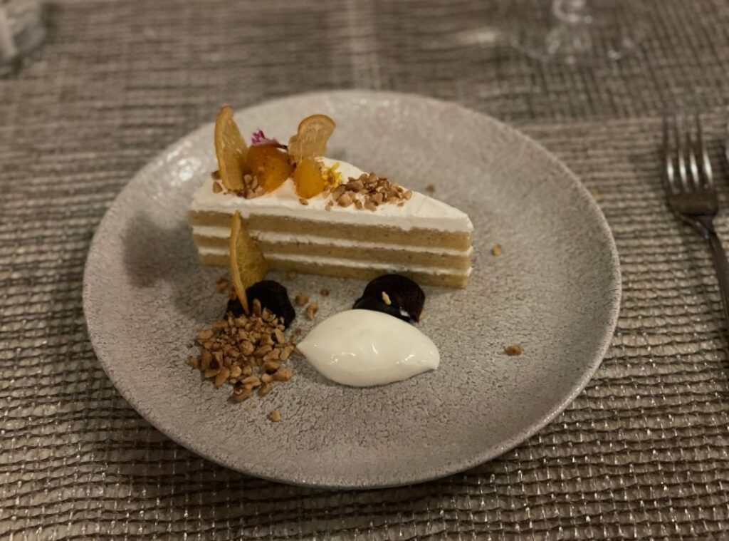 Review & Video: The Royal Hawaiian, Waikiki, A Luxury Collection Hotel Hawaii Calling a piece of cake on a plate