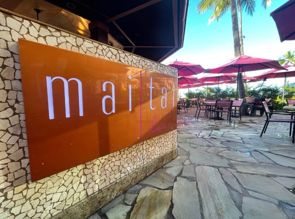 Review & Video: The Royal Hawaiian, Waikiki, A Luxury Collection Hotel Hawaii Calling a sign on a wall