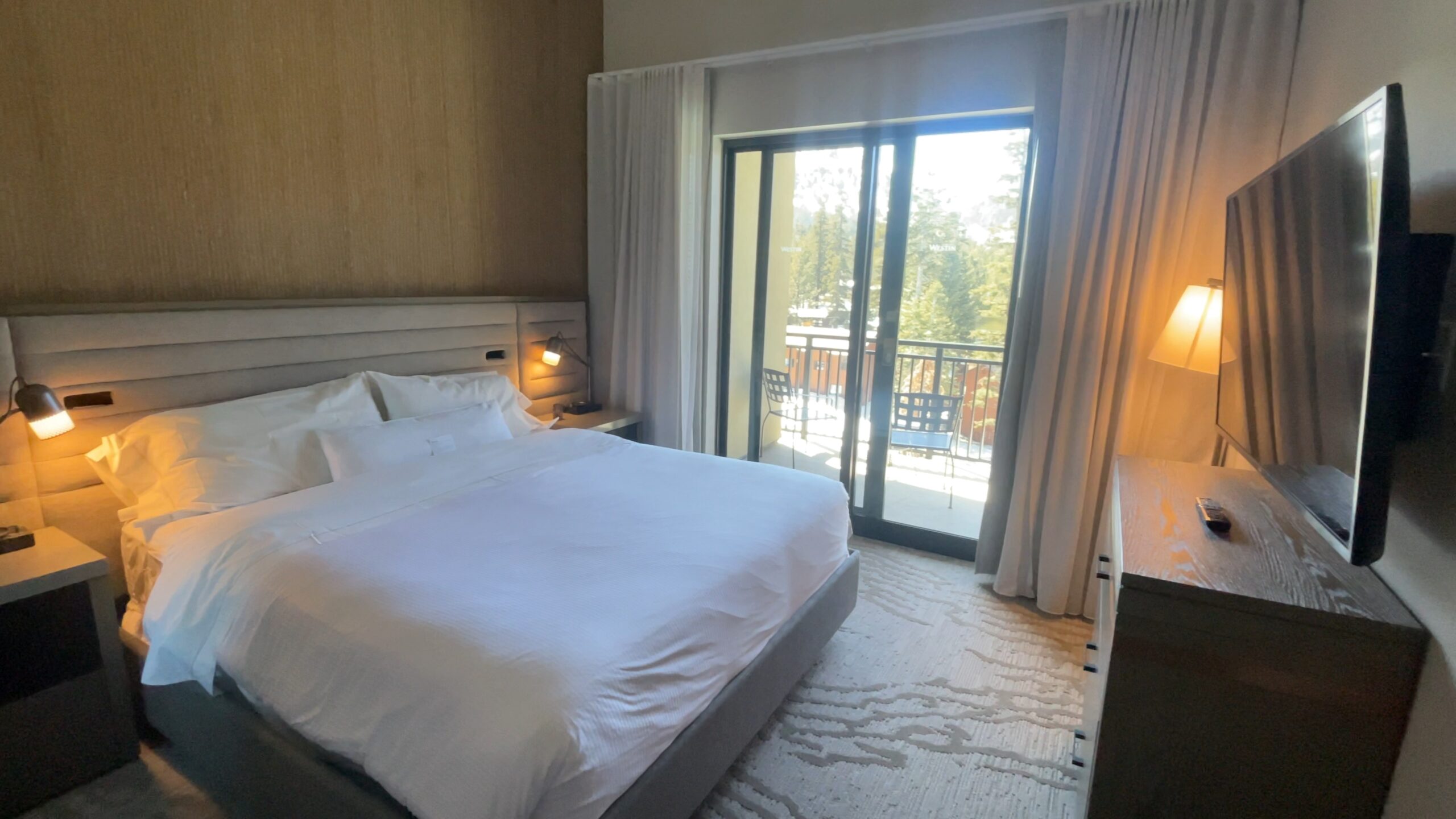 Review & Video: The Westin Monache Resort, Mammoth Mountain Hawaii Calling a bedroom with a bed and a glass door