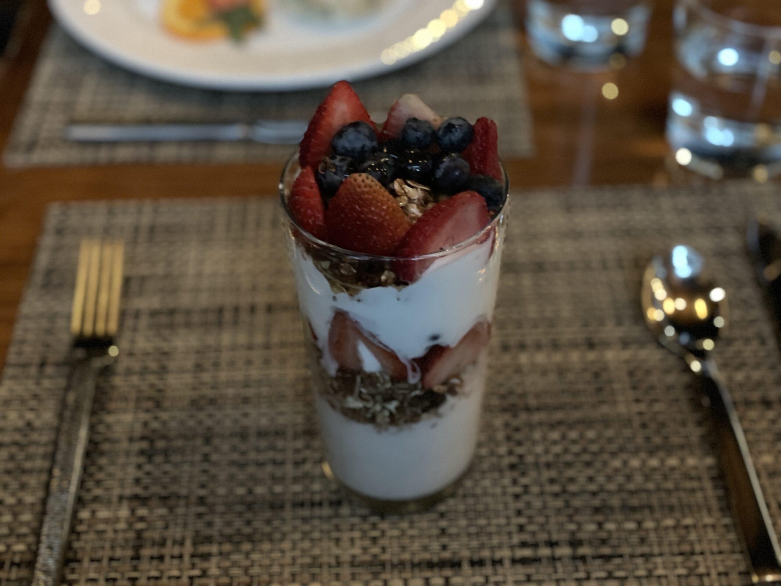 Review & Video: The Westin Monache Resort, Mammoth Mountain Hawaii Calling a glass of yogurt with fruit