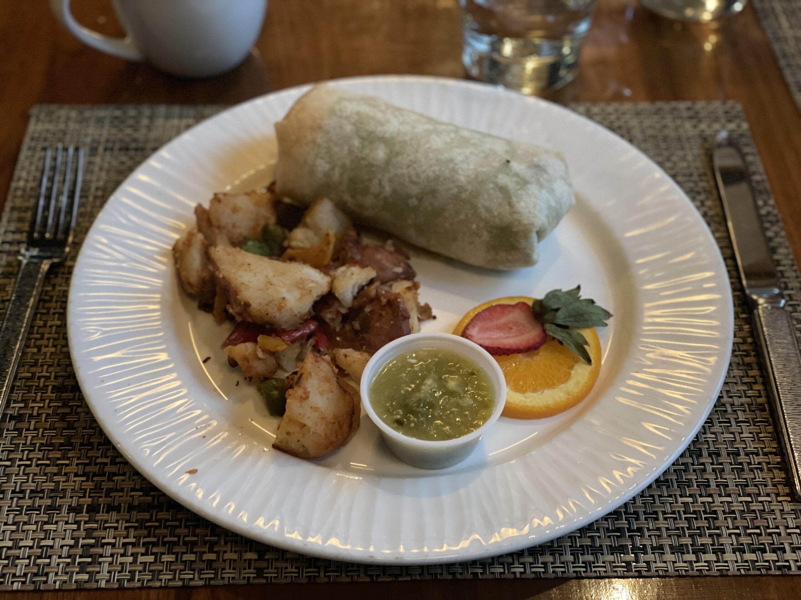 Review & Video: The Westin Monache Resort, Mammoth Mountain Hawaii Calling a plate of food on a place mat
