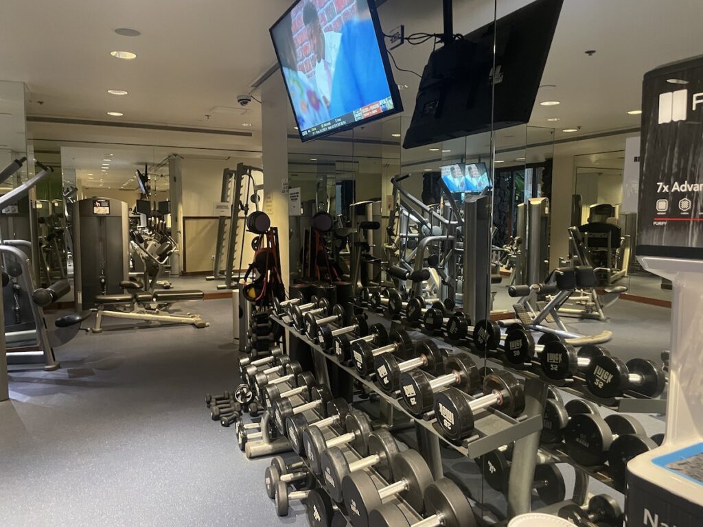 Review & Video: Mauna Kea Beach Hotel, Autograph Collection Hawaii Calling a room with a large group of dumbbells