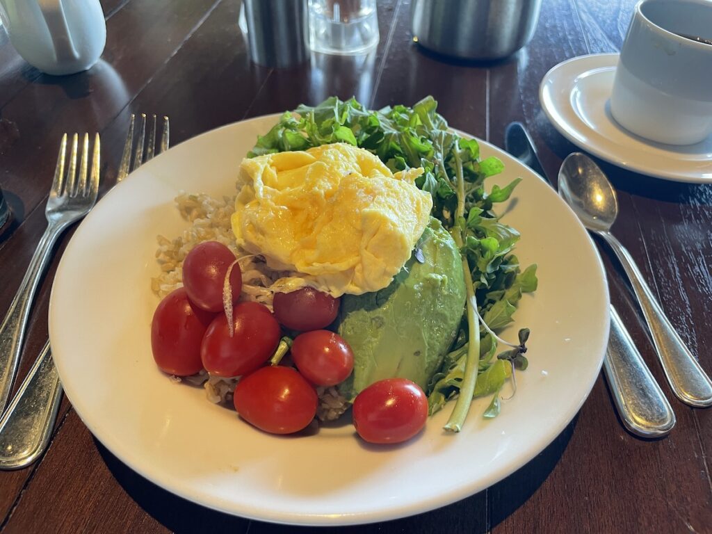 Review & Video: Mauna Kea Beach Hotel, Autograph Collection Hawaii Calling a plate of food on a table