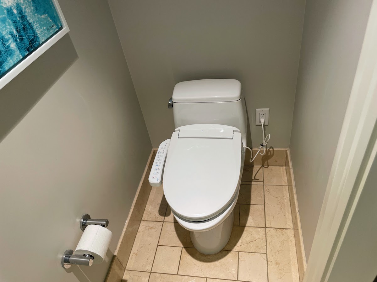 Review & Video: The Westin Hapuna Beach Resort Hawaii Calling a toilet in a bathroom