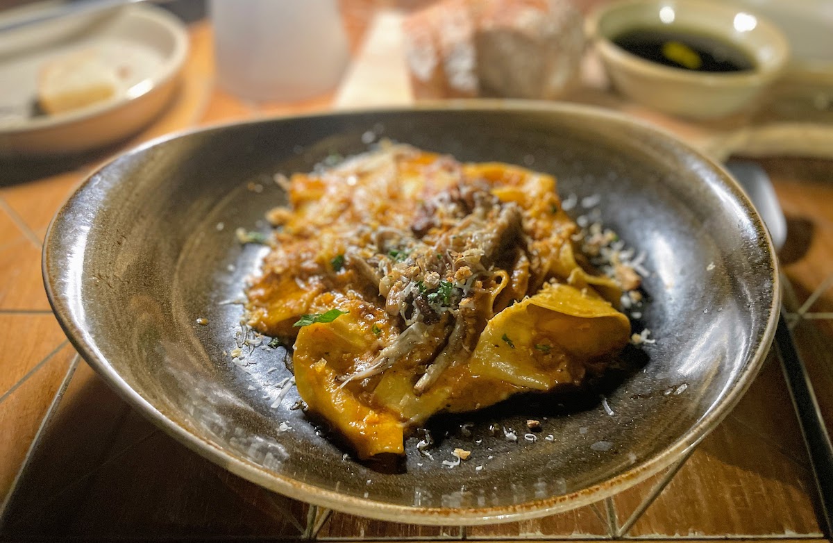 Review & Video: The Westin Hapuna Beach Resort Hawaii Calling a plate of pasta with sauce and cheese