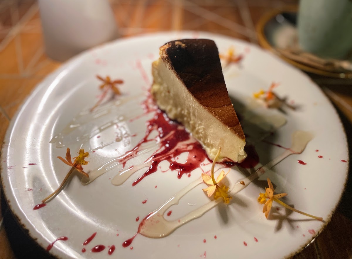 Review & Video: The Westin Hapuna Beach Resort Hawaii Calling a slice of cheesecake on a plate