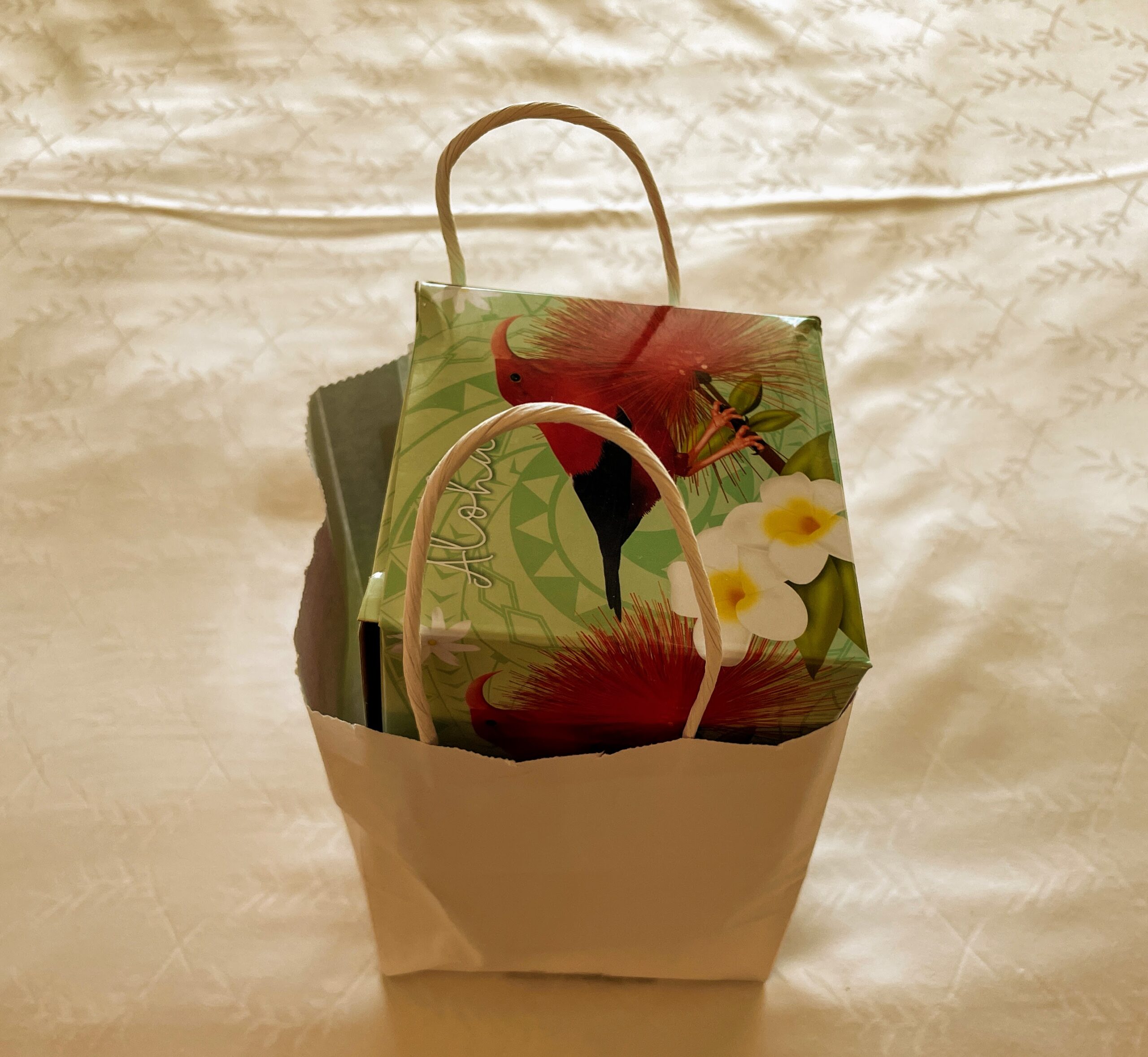Review & Video: Sheraton Waikiki, Best Family Hotel on Oahu Hawaii Calling a bag with a design on it
