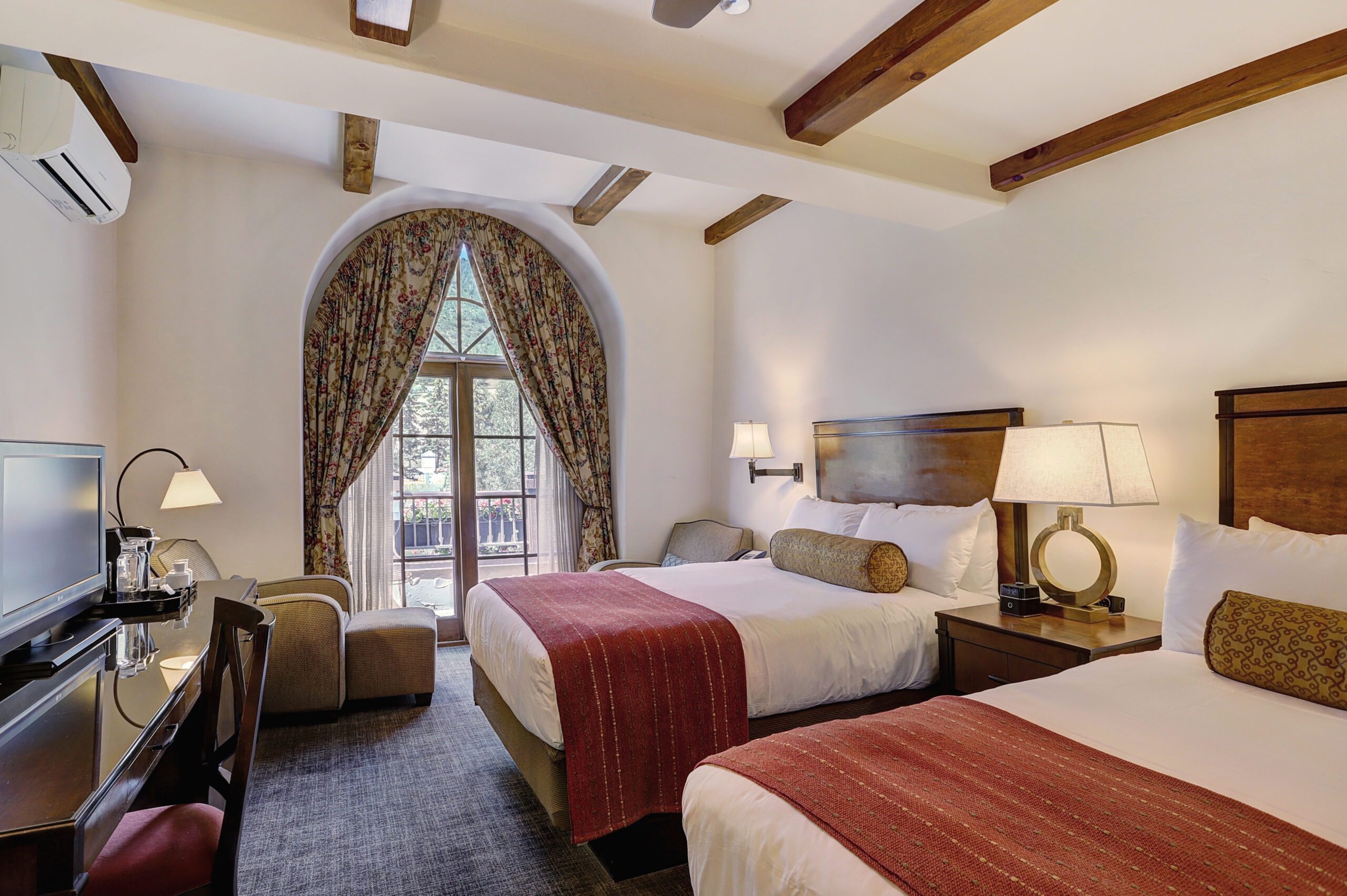 Hyatt Austria Haus Hotel Opens in Vail, Colorado Hawaii Calling Hyatt Austria Haus bed and pool