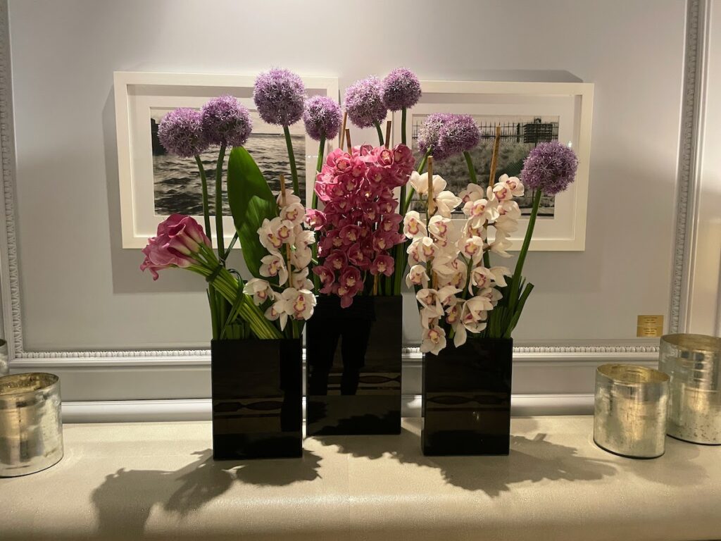 Review & Video: The Ritz-Carlton Washington DC, Refined Luxury Hawaii Calling a group of flowers in black vases