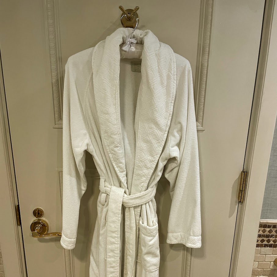 12 Plush & Cozy Hotel Robes Of The World Hawaii Calling smoking jacket