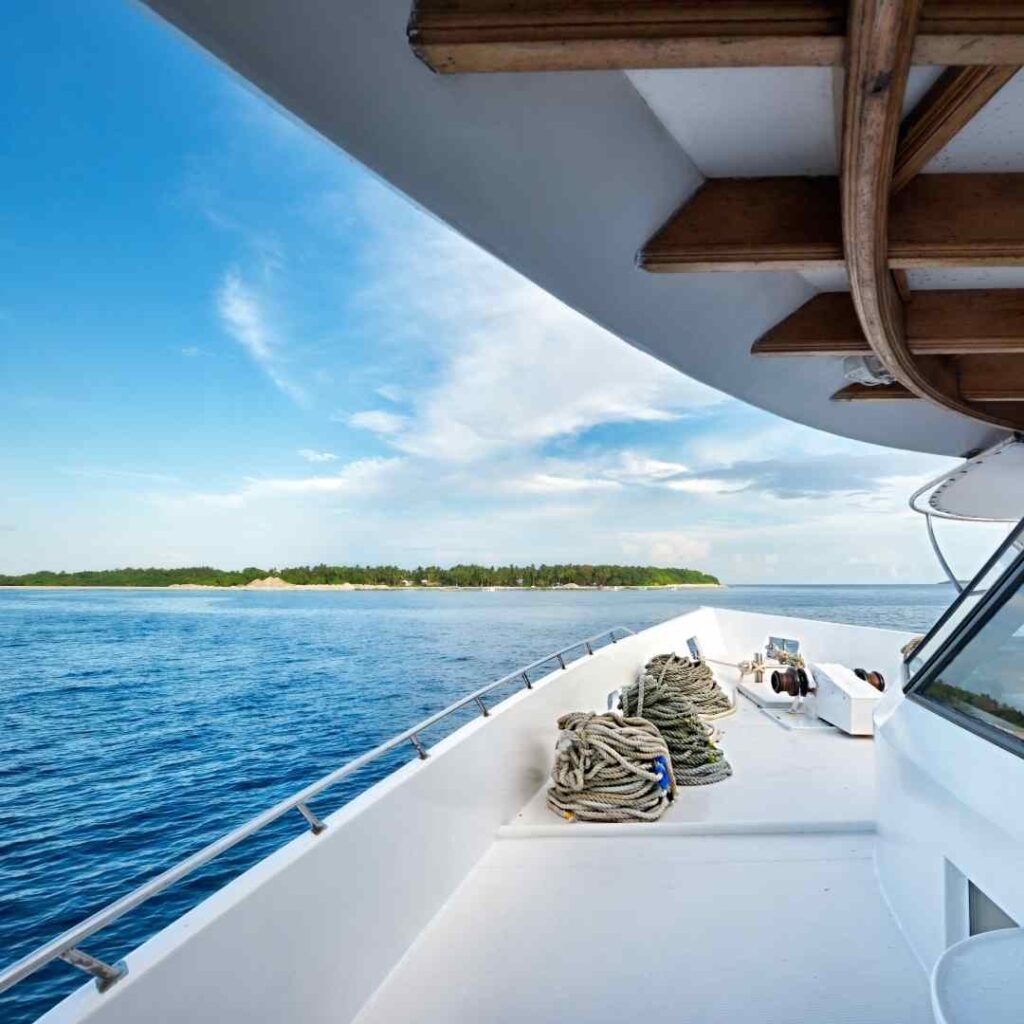 Luxury Oahu 7 Day Itinerary 2023 Hawaii Calling a boat on the water