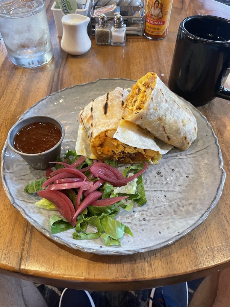 Review & Video: Hotel Republic San Diego, Autograph Collection Hawaii Calling a plate of food on a table