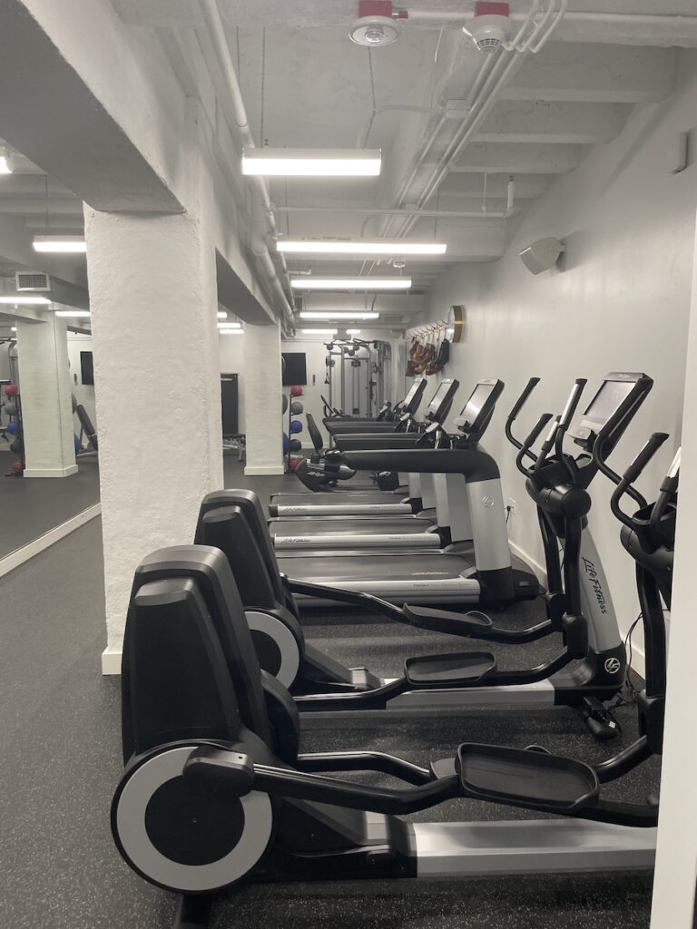 Review & Video: The Guild Hotel, San Diego, a Tribute Portfolio Hotel Hawaii Calling a group of exercise machines in a gym