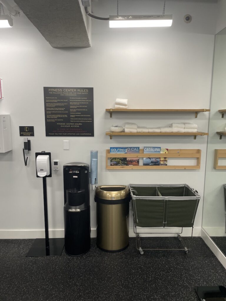 Review & Video: The Guild Hotel, San Diego, a Tribute Portfolio Hotel Hawaii Calling a bathroom with a few items on the wall