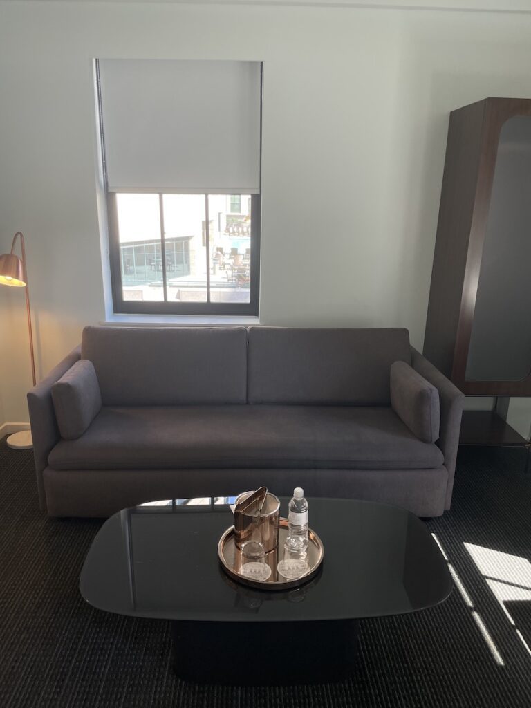 Review & Video: The Guild Hotel, San Diego, a Tribute Portfolio Hotel Hawaii Calling a couch in a room