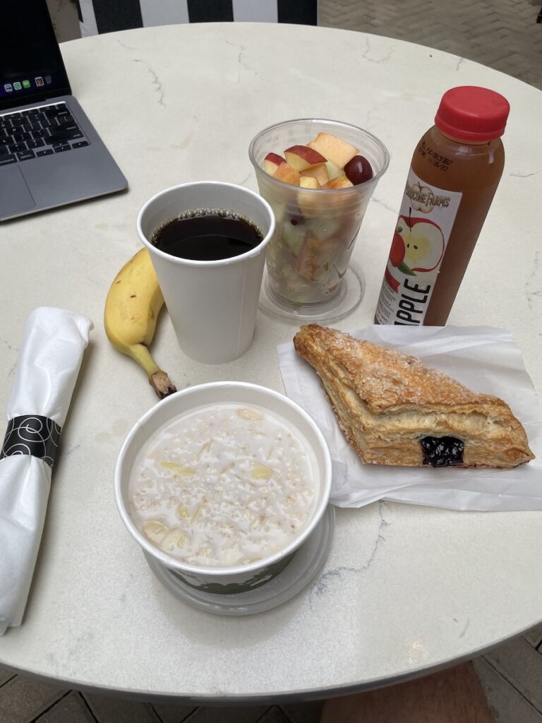 Review & Video: The Guild Hotel, San Diego, a Tribute Portfolio Hotel Hawaii Calling a breakfast with a banana and a pastry