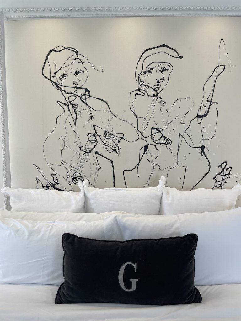 Review & Video: The US Grant, San Diego, a Luxury Collection Hotel Hawaii Calling a bed with a drawing of people on it